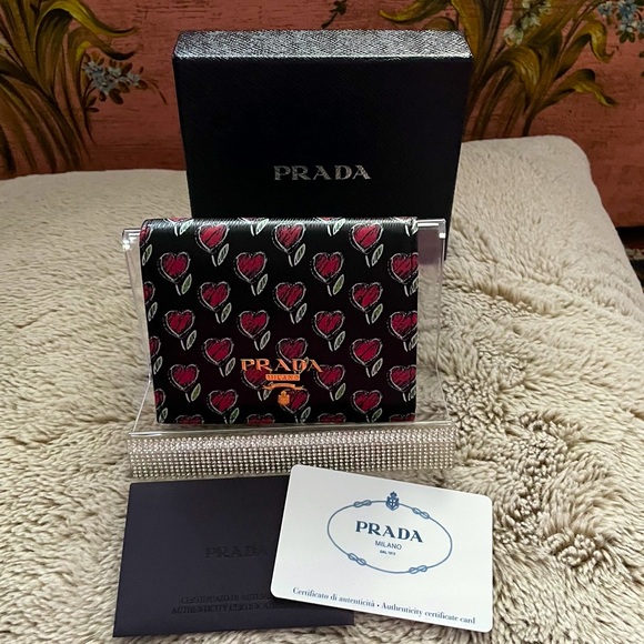 Prada Heart Flower Heart Compact Wallet Limited Edition! - Picture 4 of 14